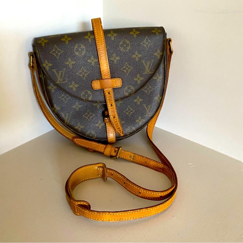 ‼️AUTHENTIC LV‼️ Vintage Louis Vuitton Chantilly MM Crossbody